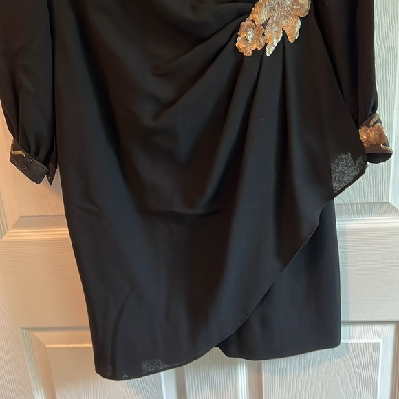 Perfect Black crepe 100% wool lined wrap dress,  exceptional beading. - Picture 7 of 8